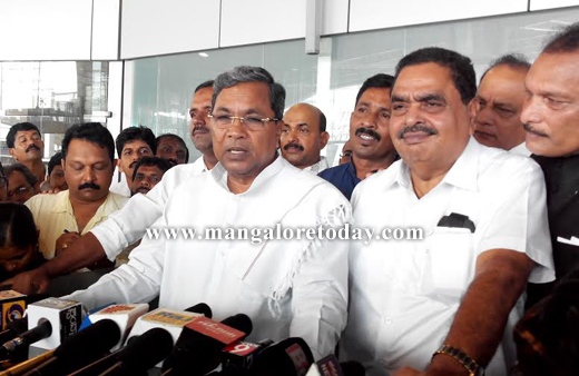 c m siddaramaiahat Mangalore Airport